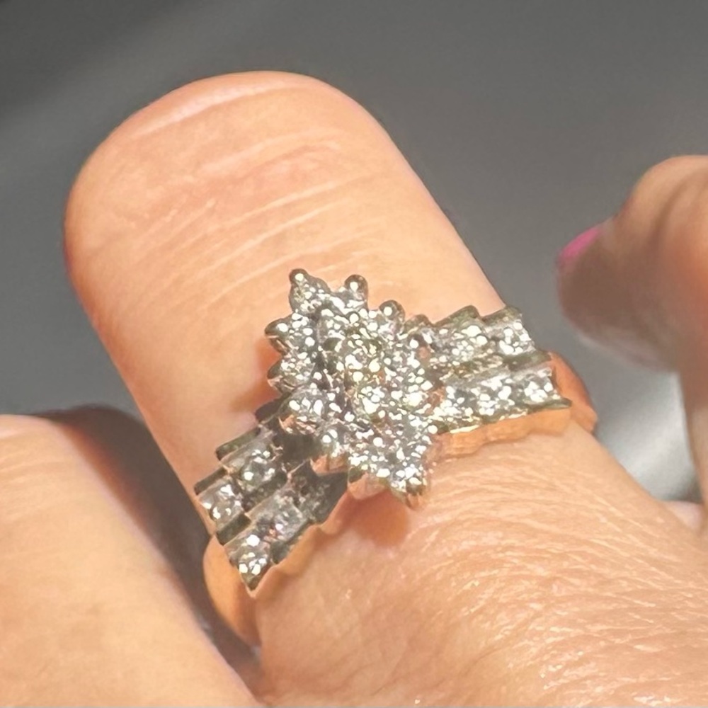 Beautiful 14k & .5 diamond vintage 80s cocktail ring - Picture 3 of 17